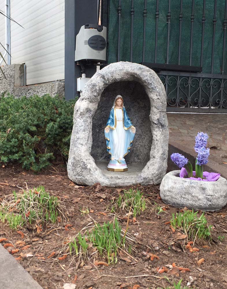 grotta per Madonna, in finta roccia con vasetto, per statue da 40 cm circa, col. antichizzato, località: Trento