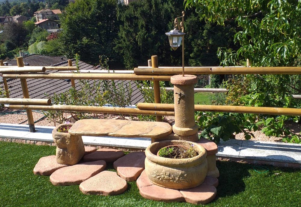 fontana azalea con panchina e lanterna col. old stone, località: Cuasso al Monte (Varese)