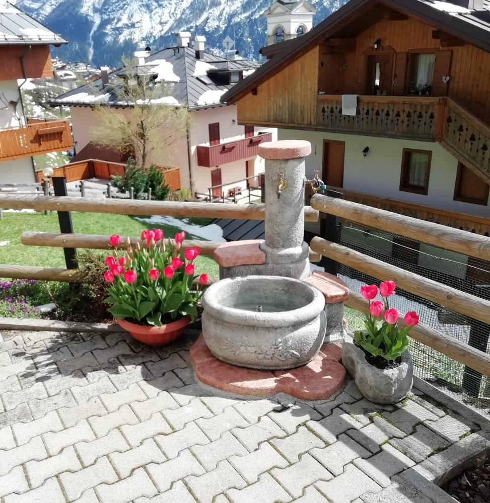 fontana azalea col. antichizzato, cod. 03FAZAT, località: Santo Stefano di Cadore (Belluno)