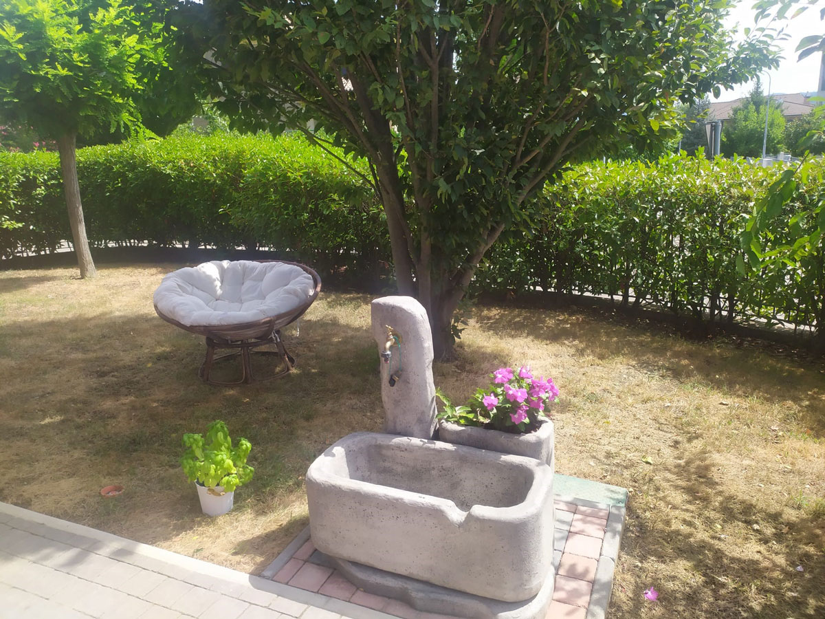 fontana Dolomiti 80 col. antichizzato, cod. 03FD80AT località: Ramiola Di Medesano (Parma)