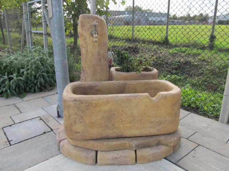 fontana Dolomiti 80 e bordi curvi col. old stone, località: Campodarsego (Padova)