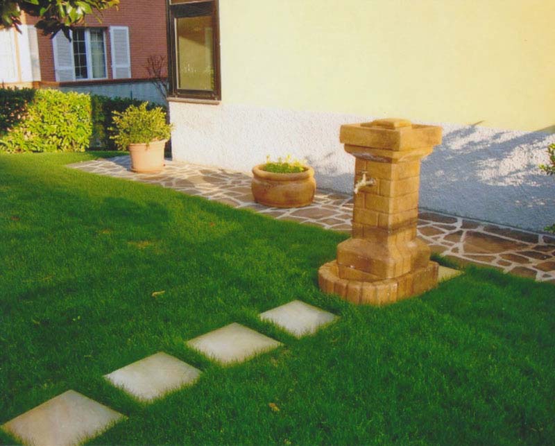 fontana fiorita col. old stone, cod. 03FFOS, località: Filottrano (Ancona)